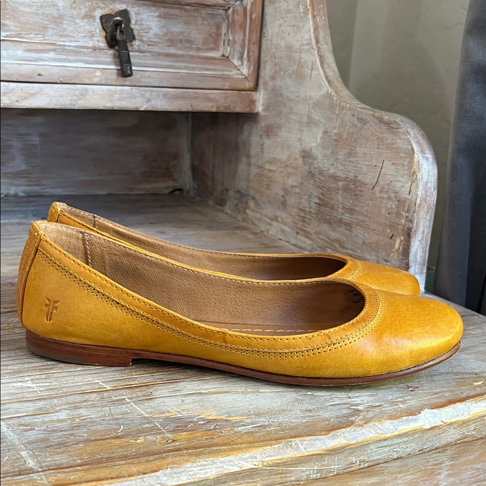 💛 Frye Carson Ballet Flats Size 6.5 Leather Mustard Yellow Round Toe